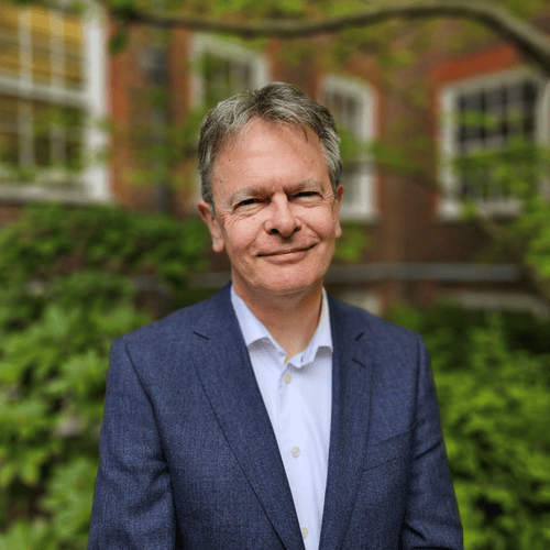 Robert Postlethwaite